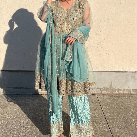 Pakistani suit, formal wear. - Picture 1 of 2